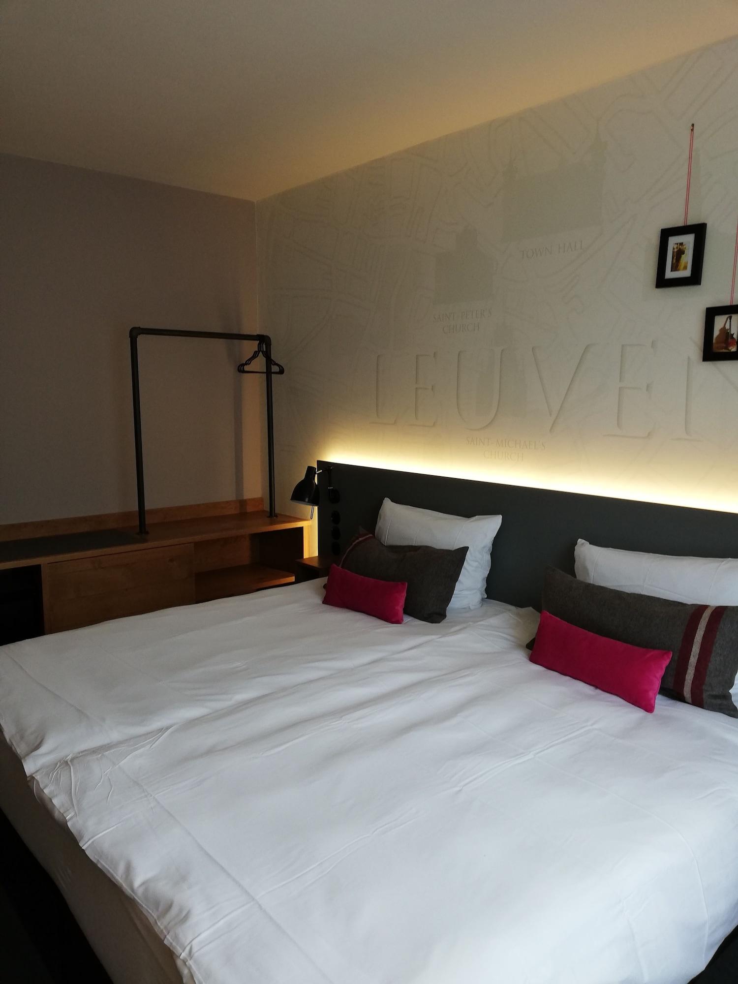 pentahotel Leuven Bagian luar foto